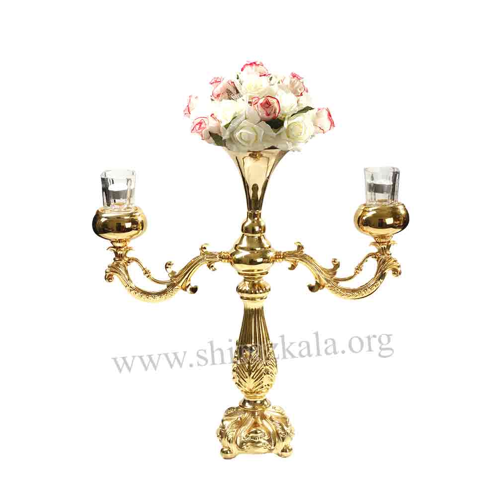 تصویر  شمعدان ۲ شاخه طلایی با گل مصنوعی پیونی